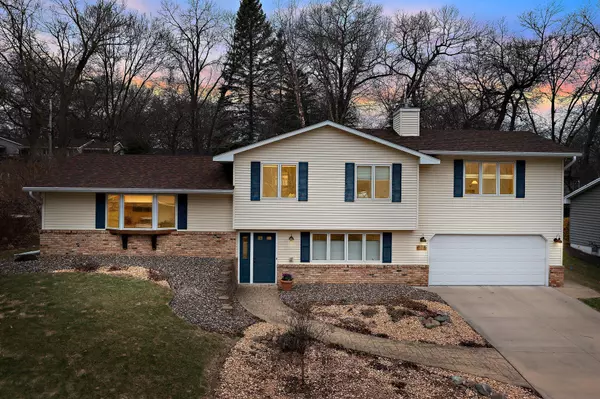 228 14th AVE NW, New Brighton, MN 55112