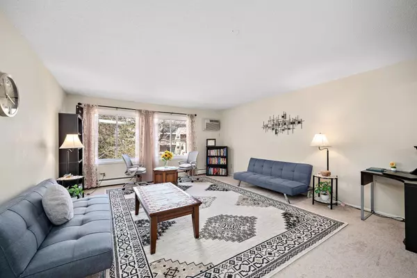 10211 Cedar Lake RD #204, Minnetonka, MN 55305