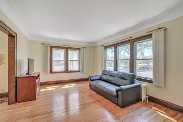 Minneapolis, MN 55407,3933 Chicago AVE #2