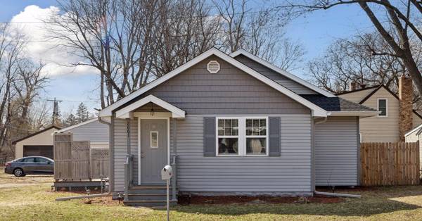 2661 Division ST N, North Saint Paul, MN 55109