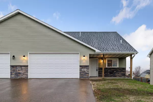 411 E Cheyenne ST, Roberts, WI 54023