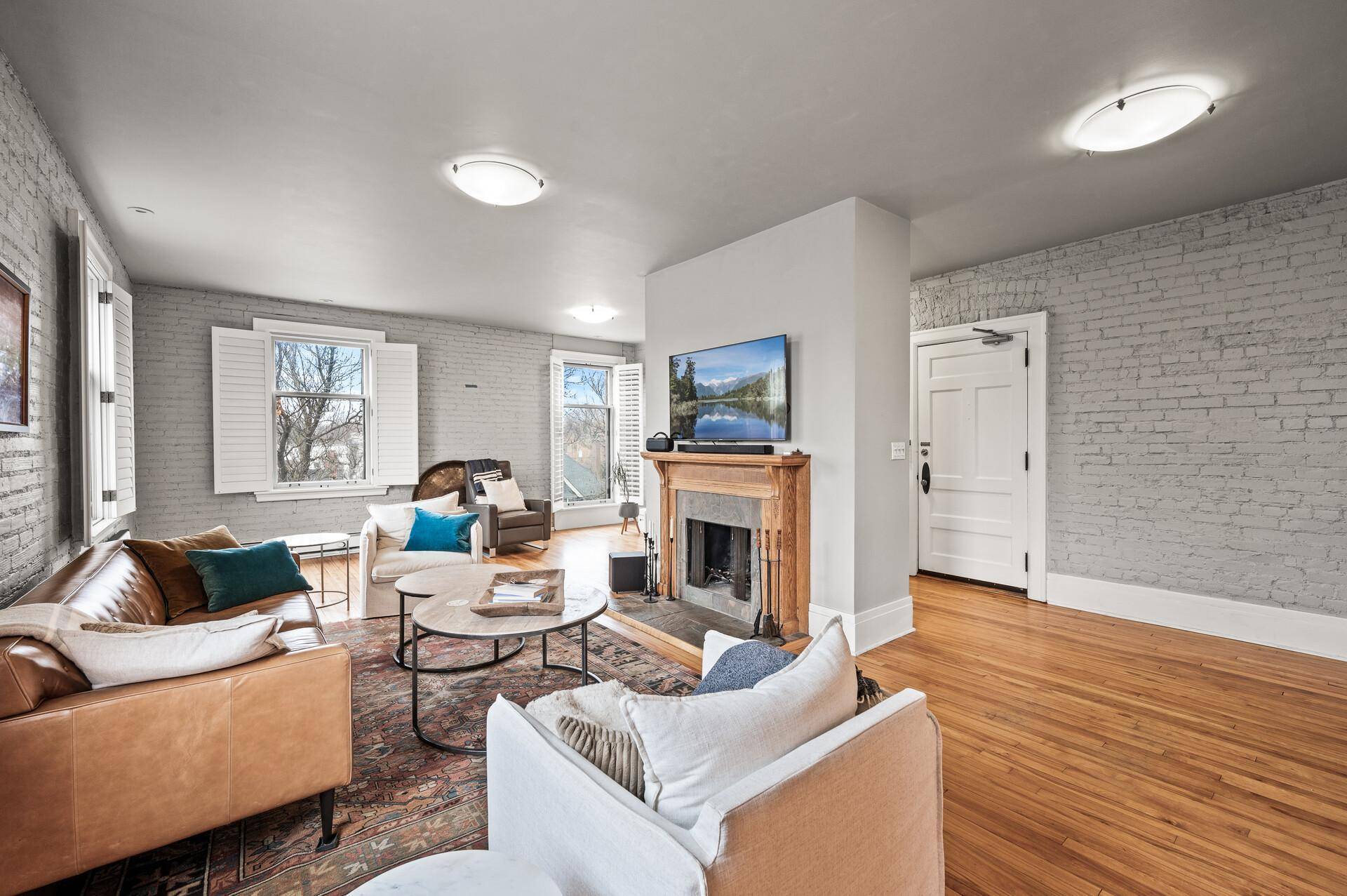 Saint Paul, MN 55102,438 Portland AVE #7