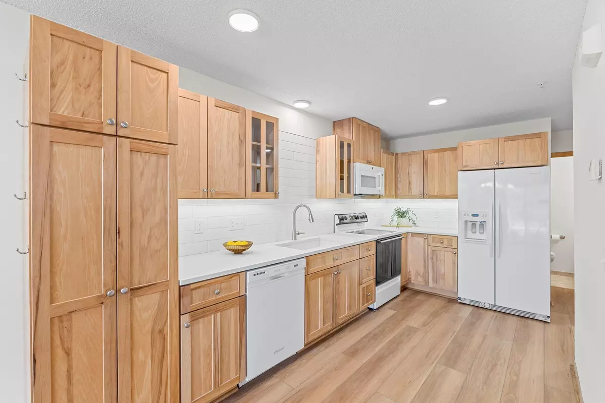 Chanhassen, MN 55317,525 Mission Hills WAY W