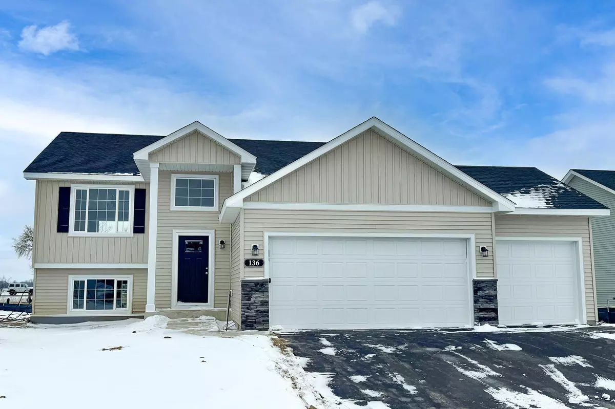 Howard Lake, MN 55349,136 Terning WAY