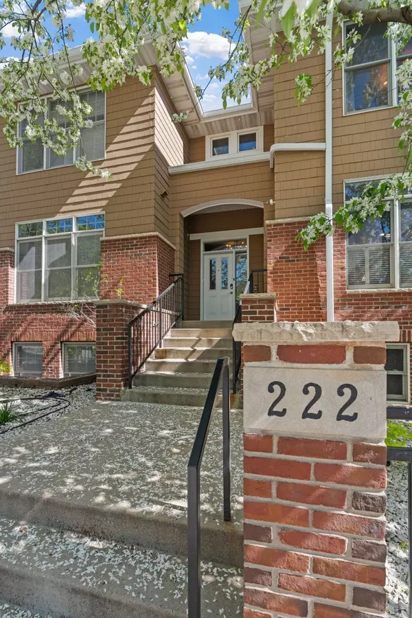 Minneapolis, MN 55403,222 Ridgewood AVE