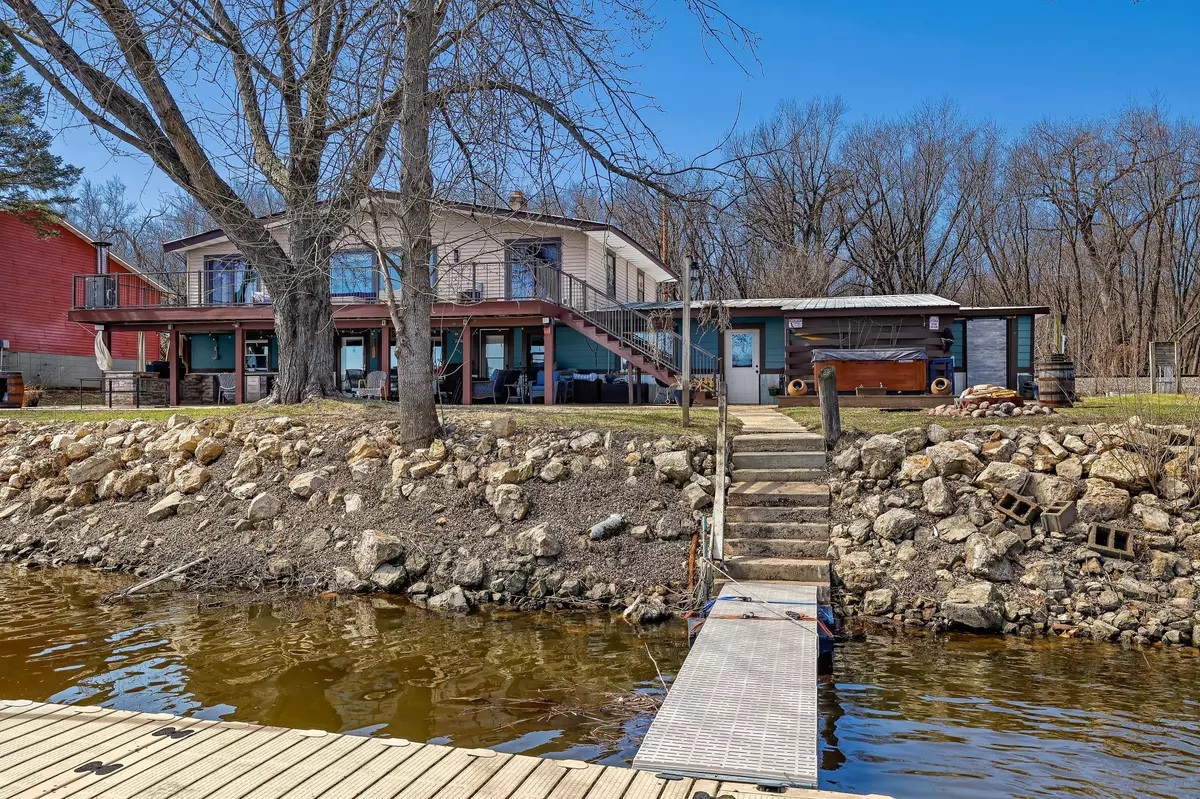 La Crescent, MN 55947,742 Shore Acres RD