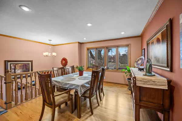 Shoreview, MN 55126,1535 Oakwood DR