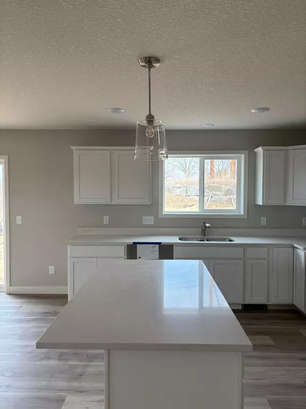 Inver Grove Heights, MN 55077,1598 76th ST W