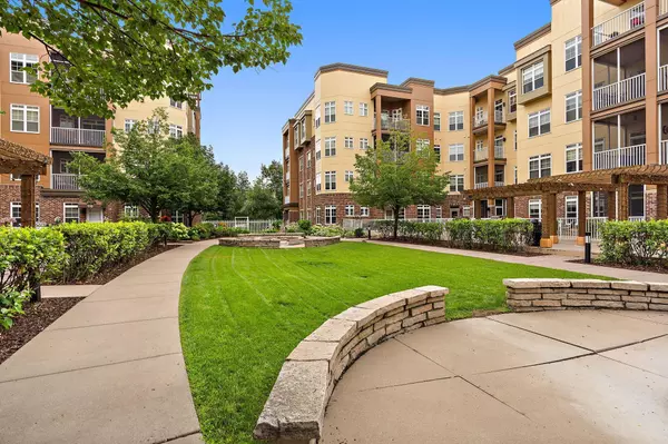 Saint Anthony, MN 55421,2405 39th AVE NE #102