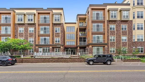 2405 39th AVE NE #102, Saint Anthony, MN 55421