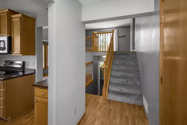 Oakdale, MN 55128,4975 Heather Ridge RD N