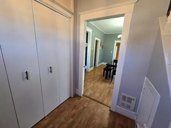 Hillsboro, ND 58045,209 1st AVE SW