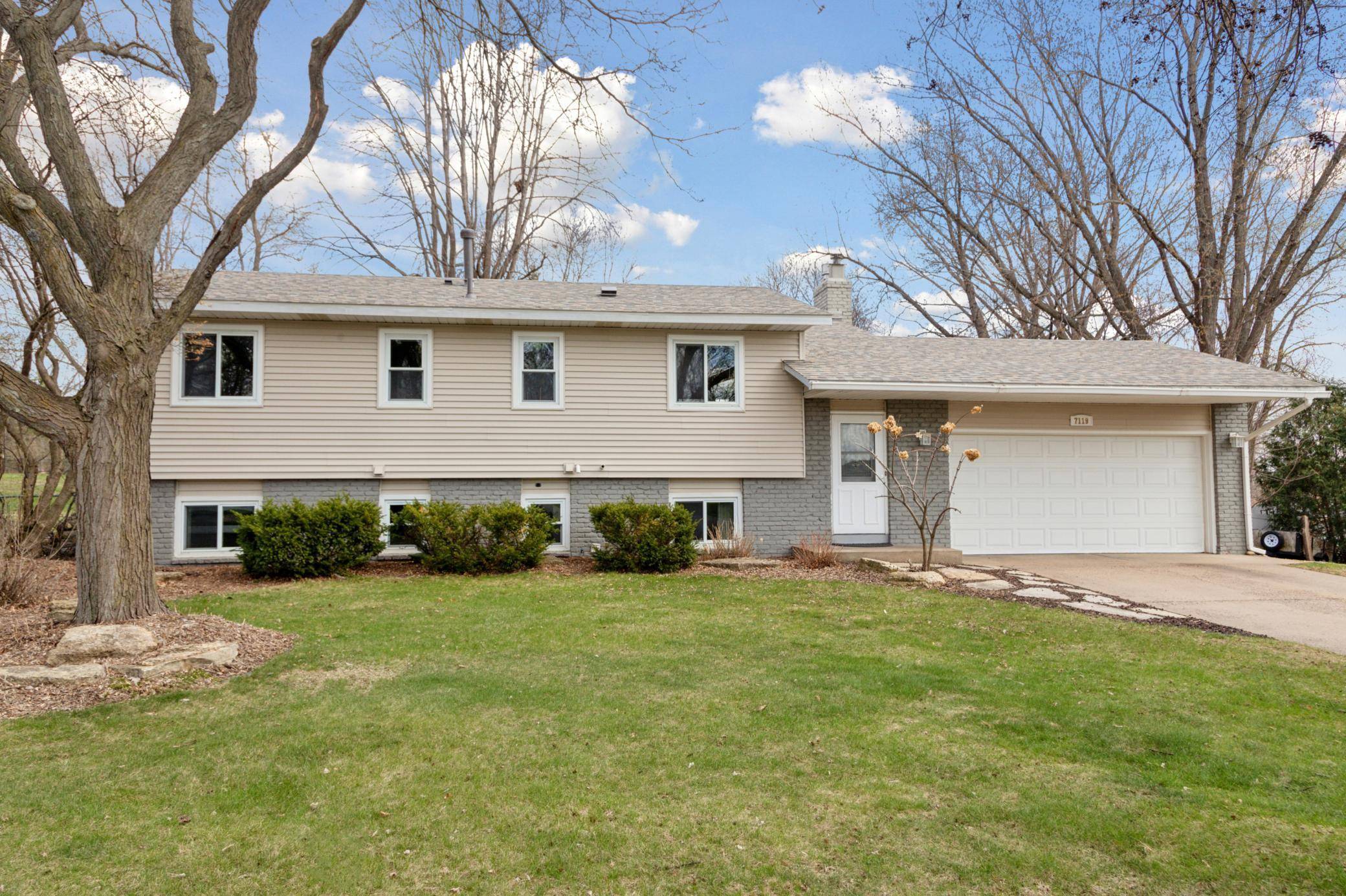 Cottage Grove, MN 55016,7119 Inskip CT S