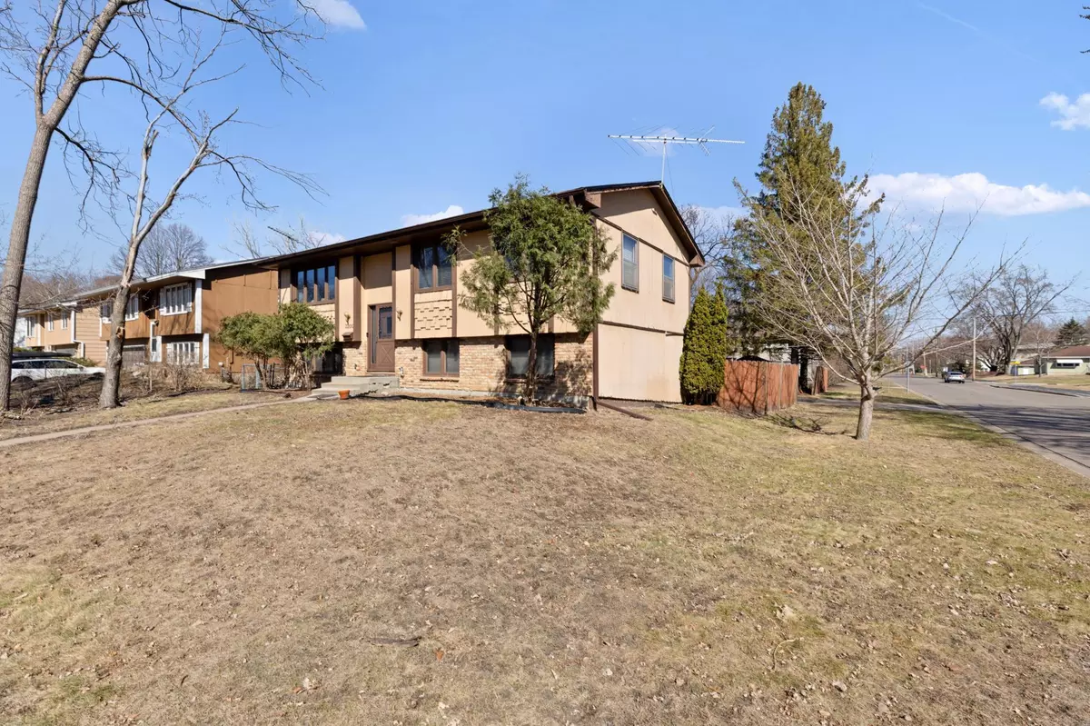 Crystal, MN 55427,3200 Florida AVE N