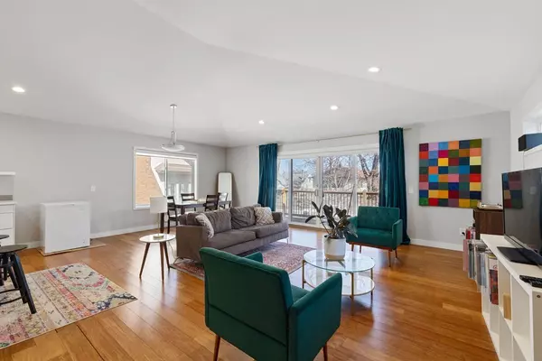 Minneapolis, MN 55409,4050 3rd AVE S