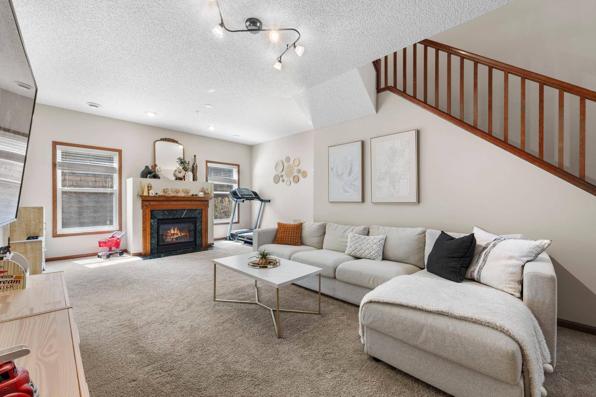 Columbia Heights, MN 55421,554 Lomianki LN NE