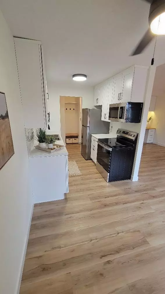 Hopkins, MN 55343,801 Smetana RD #7