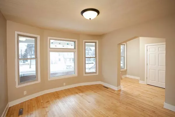 Saint Paul, MN 55106,697 Cook AVE E