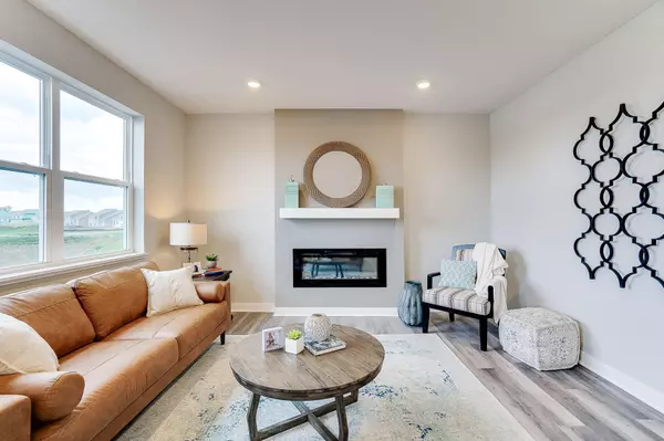 Lakeville, MN 55044,17030 Draper WAY