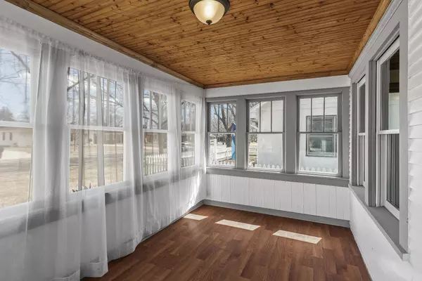 Hopkins, MN 55343,506 6th AVE S