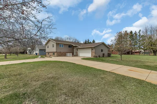 Saint Cloud, MN 56303,6105 18th ST N