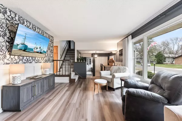 Woodbury, MN 55125,7217 Braemar LN