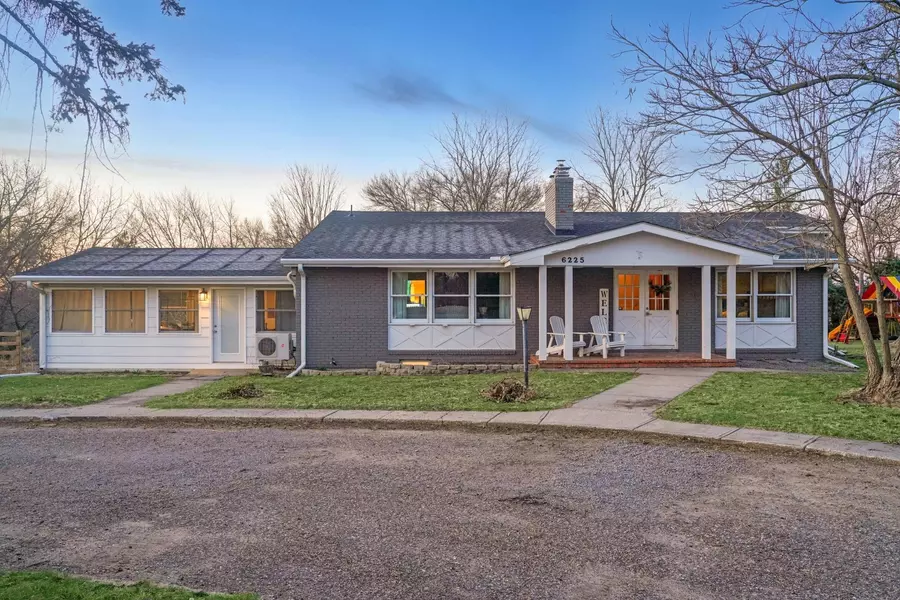 6225 160th ST E, Credit River, MN 55372