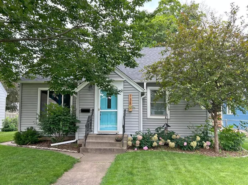 738 6th AVE S, South Saint Paul, MN 55075