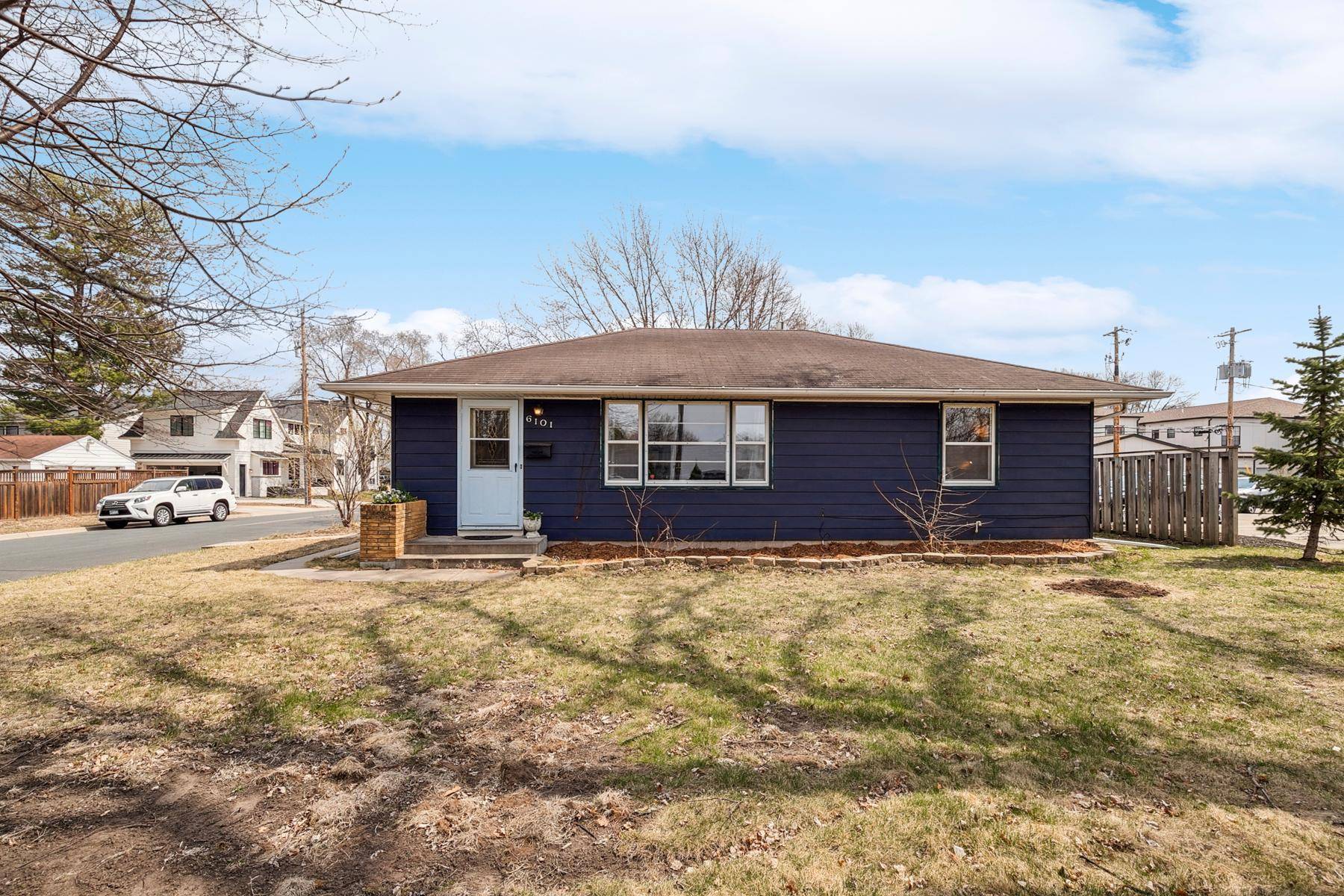 Edina, MN 55424,6101 Wooddale AVE