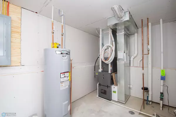 Moorhead, MN 56560,2316 37 AVE S