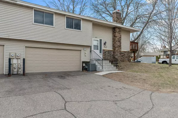 Eagan, MN 55122,4449 Woodgate CT