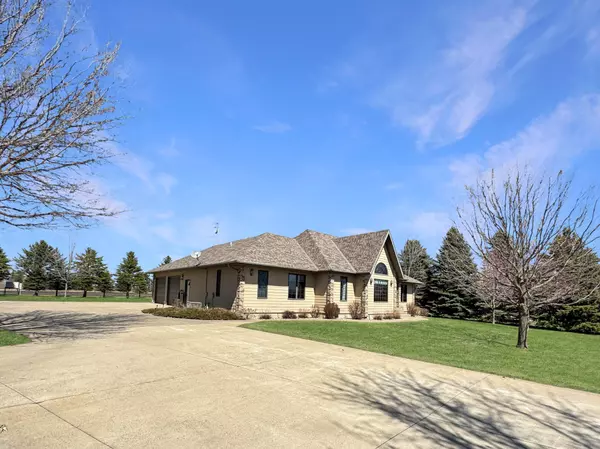 Slayton, MN 56172,58 Valhalla RD