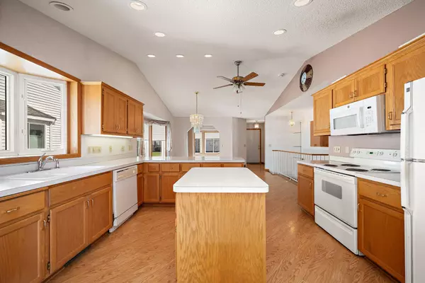 Apple Valley, MN 55124,15959 Hyland DR