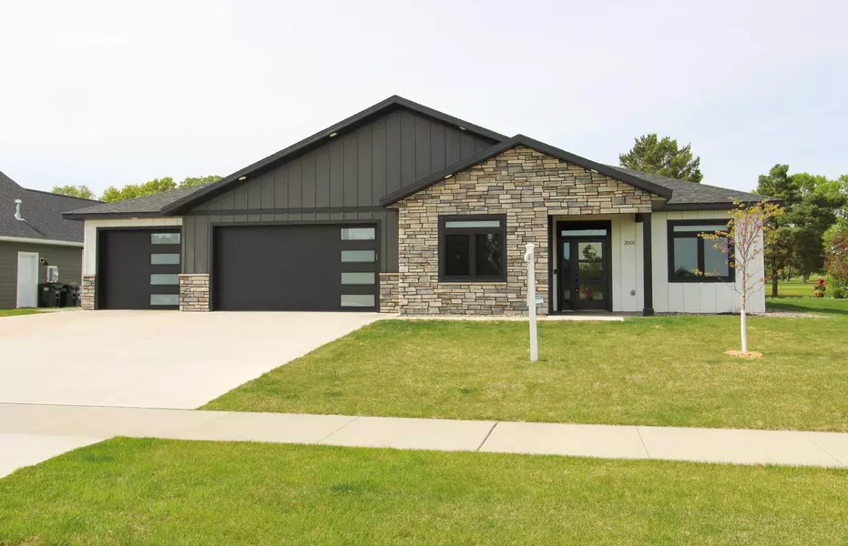 2001 River Links DR, Cold Spring, MN 56320