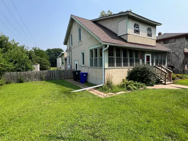 Saint Paul, MN 55104,914 Charlotte ST