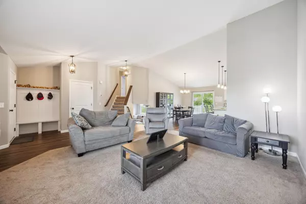 Monticello, MN 55362,8818 Farmstead AVE