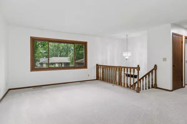 Waconia, MN 55387,156 Carver SQ
