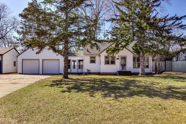 Maplewood, MN 55117,1879 Beaumont ST