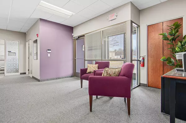 South Saint Paul, MN 55075,100 Bridgepoint DR