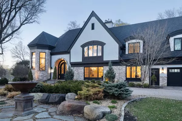 4801 Rolling Green Pkwy, Edina, MN 55436