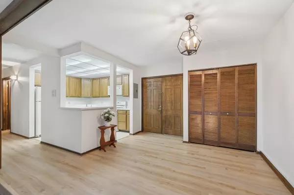 Edina, MN 55436,6730 Vernon AVE S #201