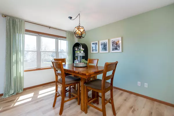 Saint Peter, MN 56082,1004 Engesser LN