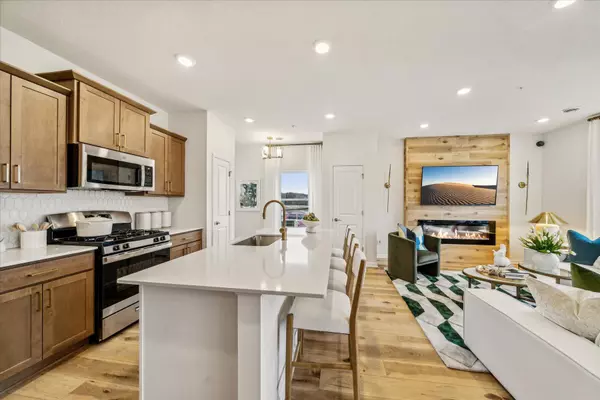 West Saint Paul, MN 55118,352 Trenton LN