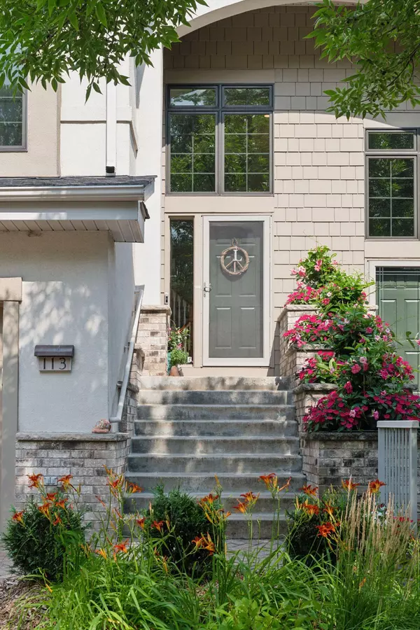 Minnetonka, MN 55305,113 Willoughby WAY E