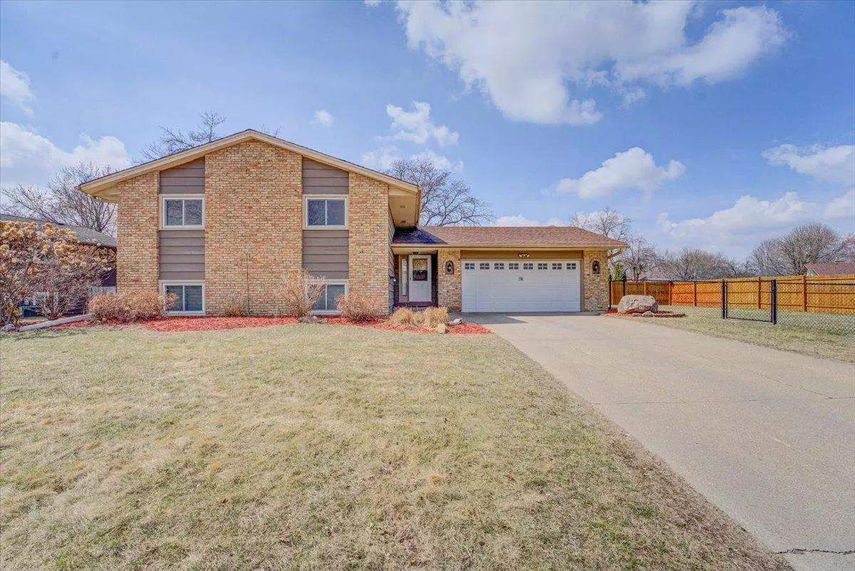 Brooklyn Park, MN 55445,7741 Hampshire AVE N