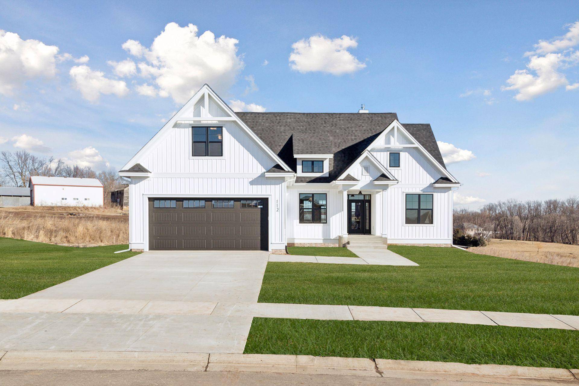112 E Brewer ST, Roberts, WI 54023