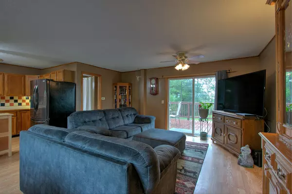 Cambridge, MN 55008,895 334th AVE NE