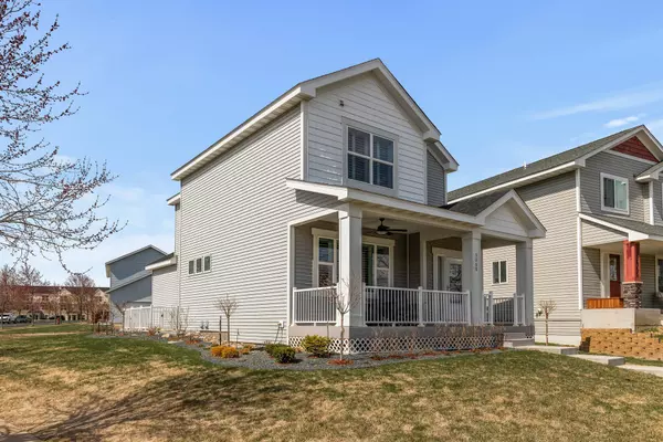 3068 Walden DR,  Chaska,  MN 55318