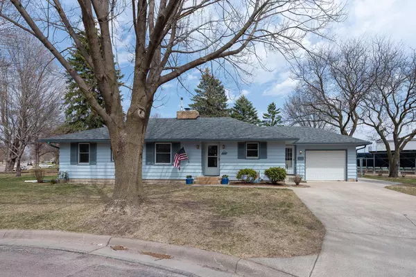 120 S Morningside DR,  Le Sueur,  MN 56058