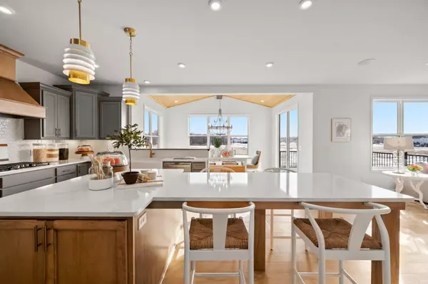 Minnetrista, MN 55331,4612 Lotus DR